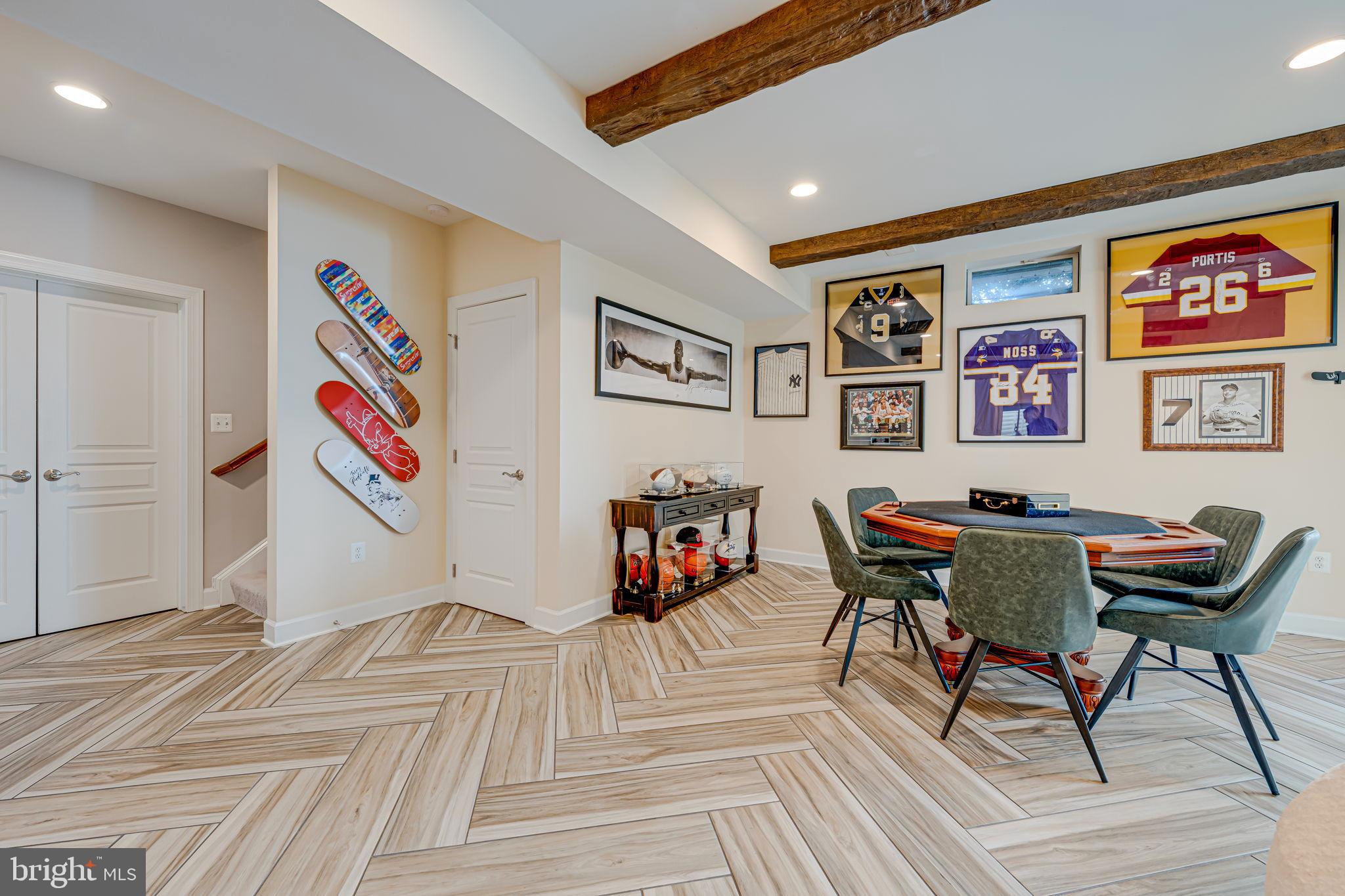 COLES RUN MANOR - Residential