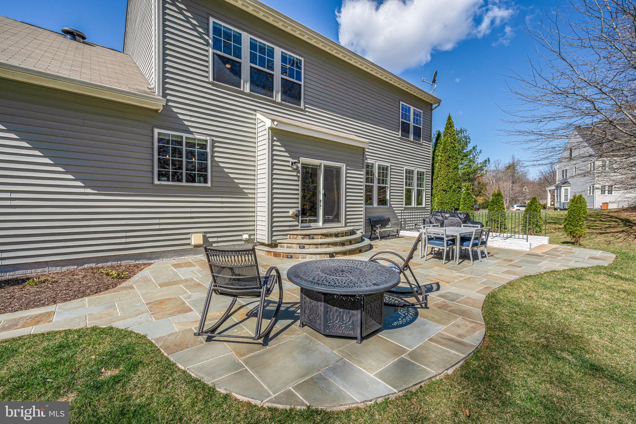 COLES RUN MANOR - Residential