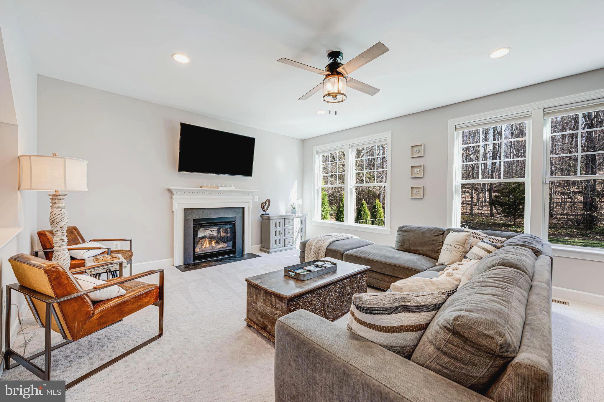 COLES RUN MANOR - Residential