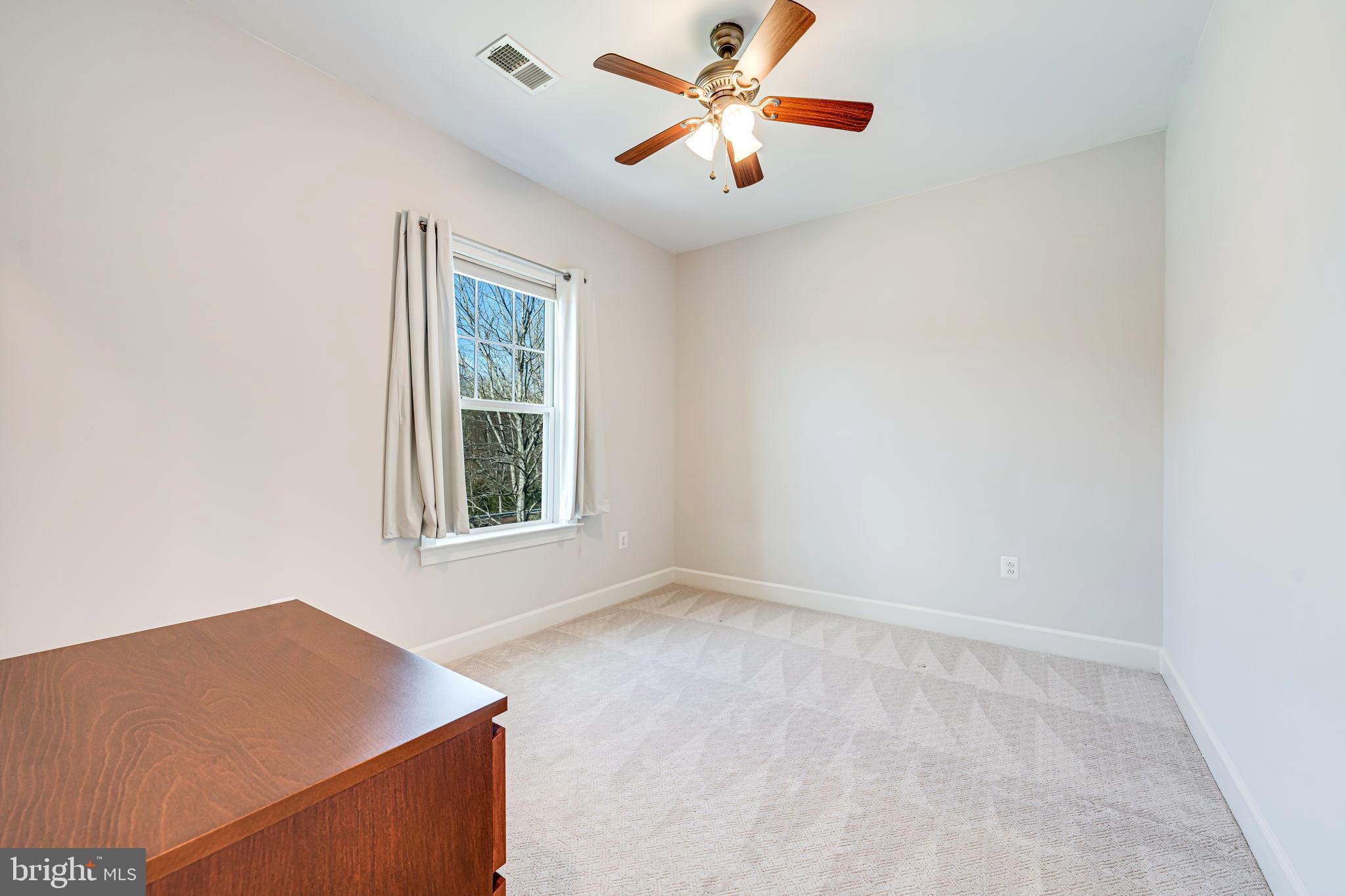 COLES RUN MANOR - Residential