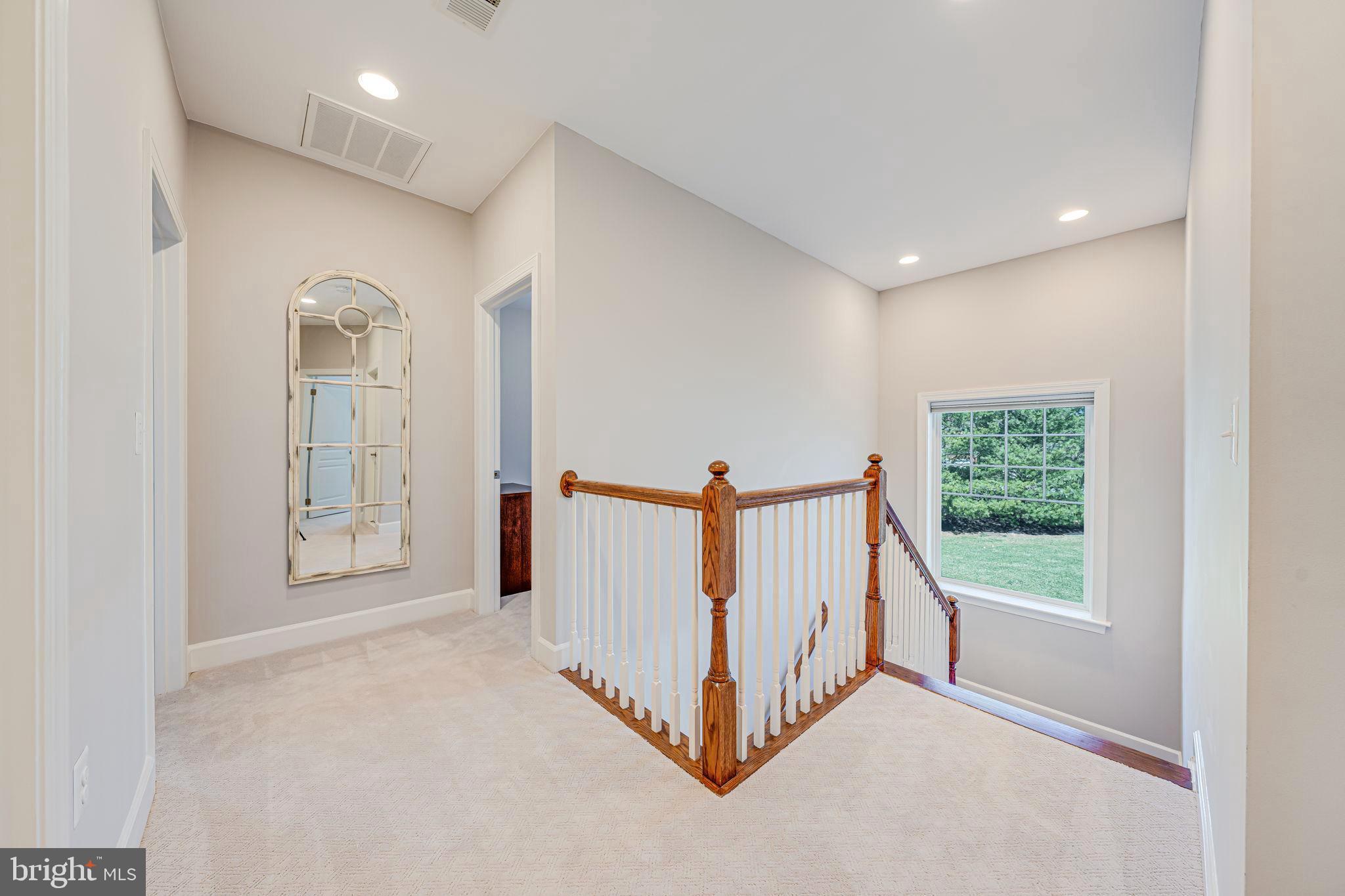 COLES RUN MANOR - Residential