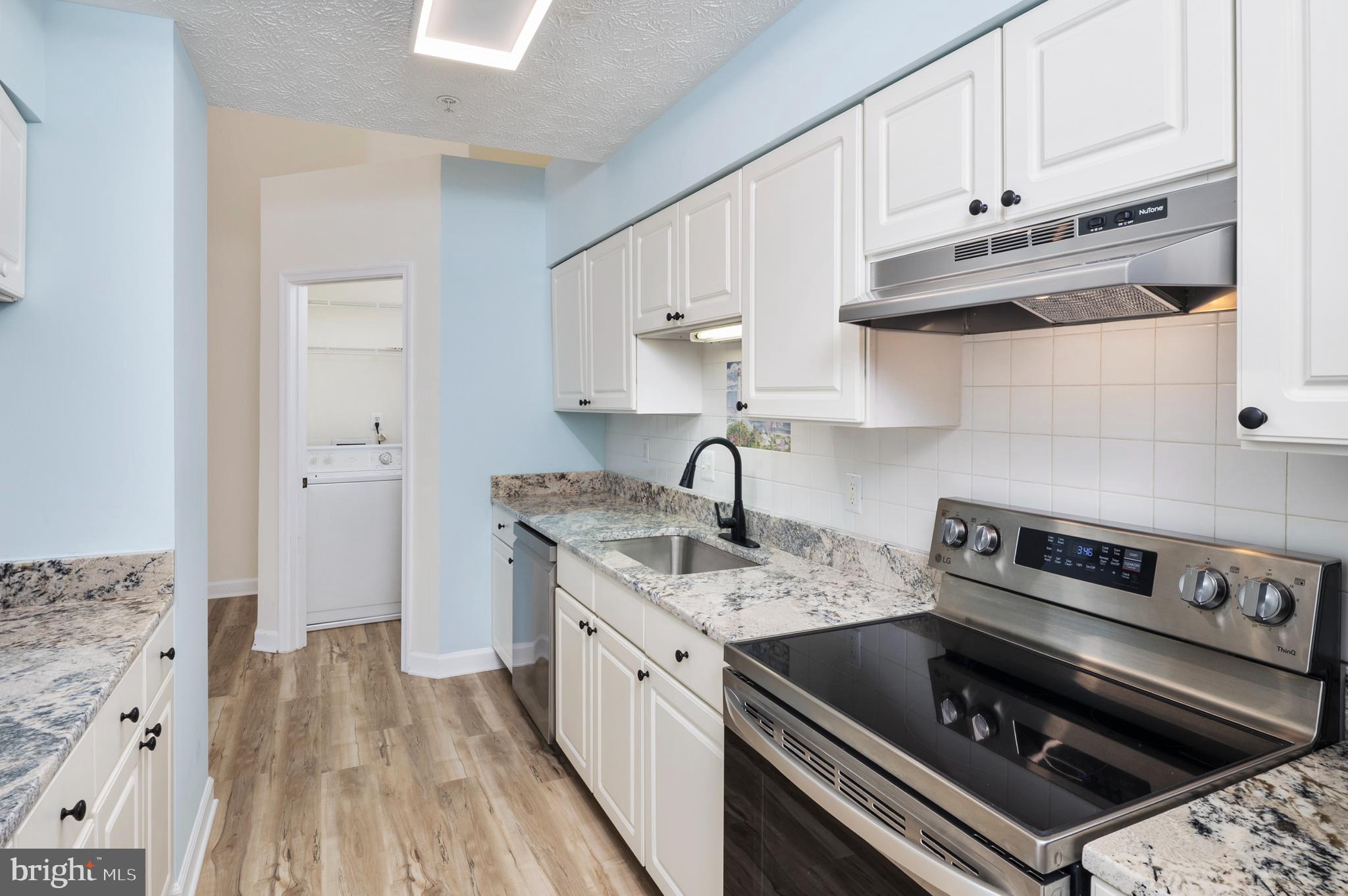 619 ADMIRAL DRIVE 401