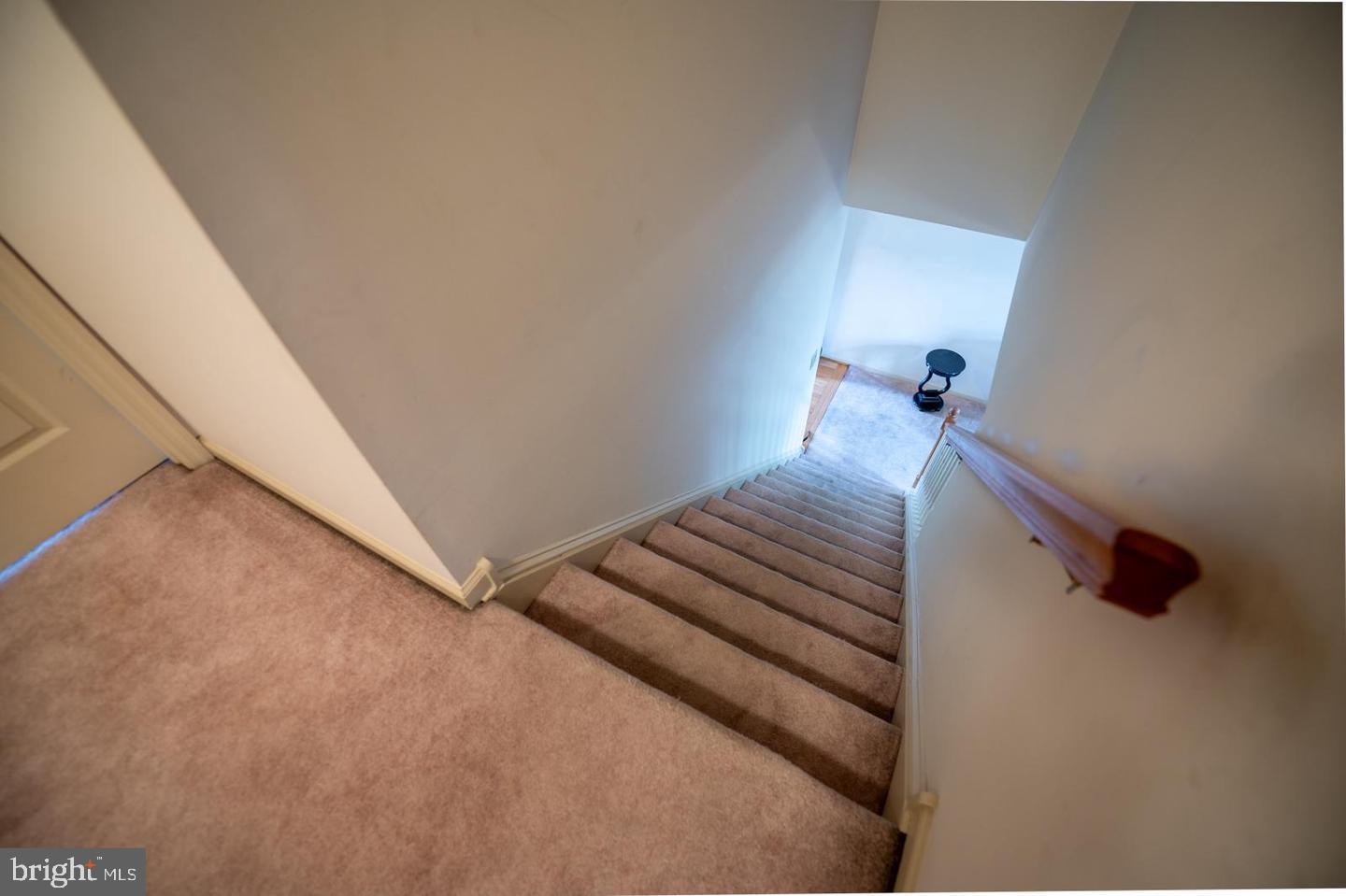 PLYMOUTH MEADOWS - Residential Lease