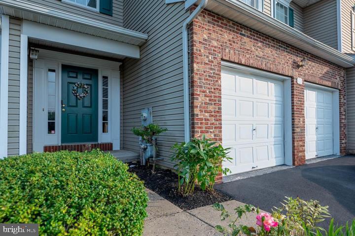 PLYMOUTH MEADOWS - Residential Lease