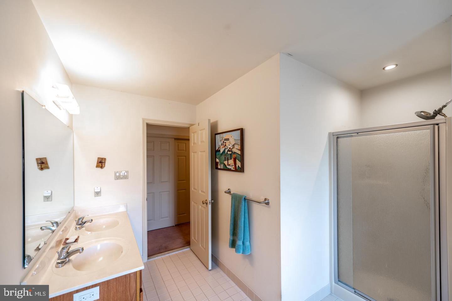 PLYMOUTH MEADOWS - Residential Lease