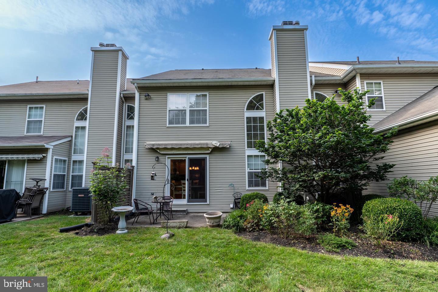 PLYMOUTH MEADOWS - Residential Lease