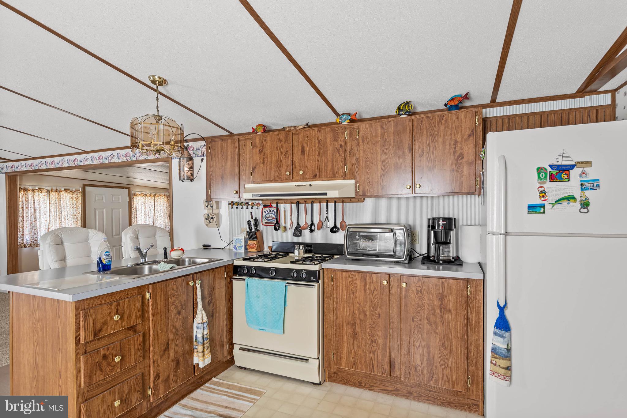 MARINERS COVE - Residential