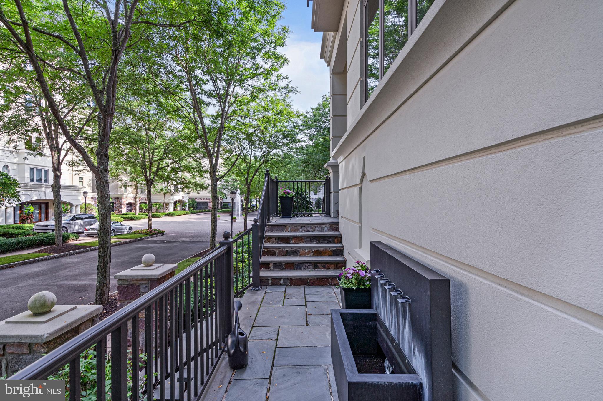 518 WATERVIEW PLACE