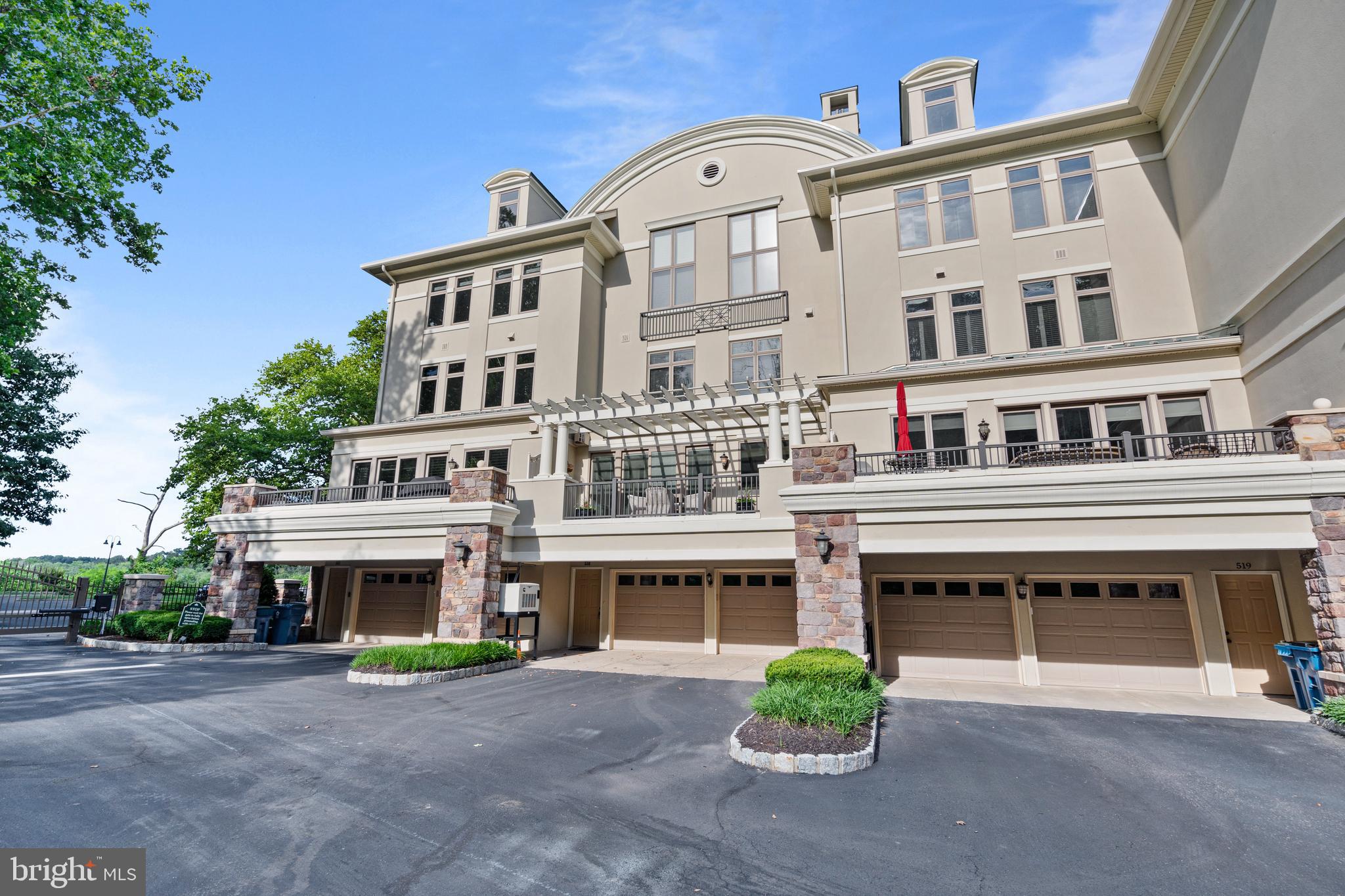 WATERVIEW PLACE - Residential