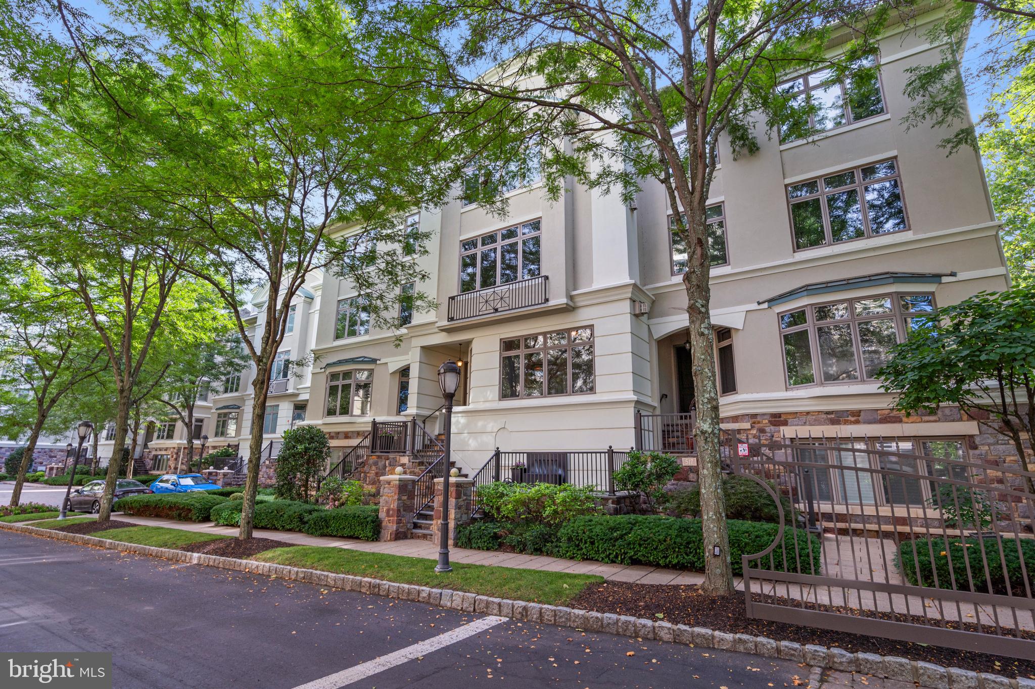 518 WATERVIEW PLACE