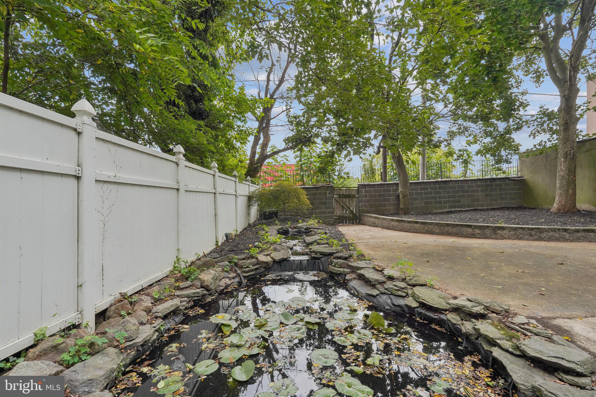 GERMANTOWN - Residential