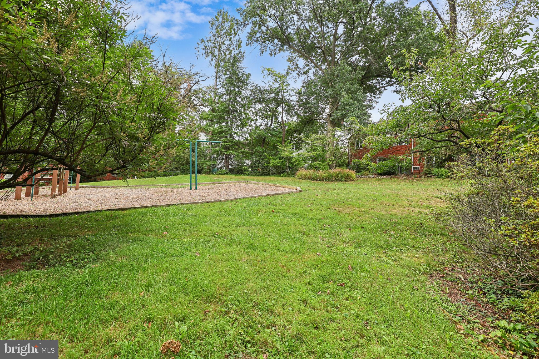 1615 MOUNT EAGLE PLACE