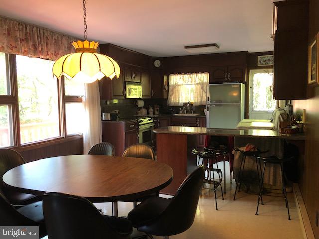 68 LAKEVIEW DRIVE