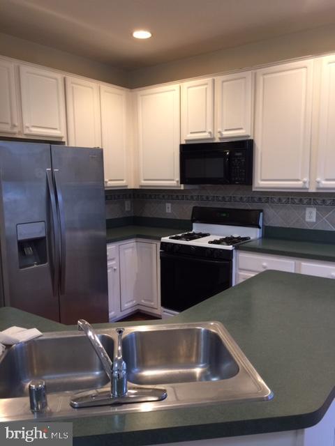 PEACE PLANTATION - Residential Lease