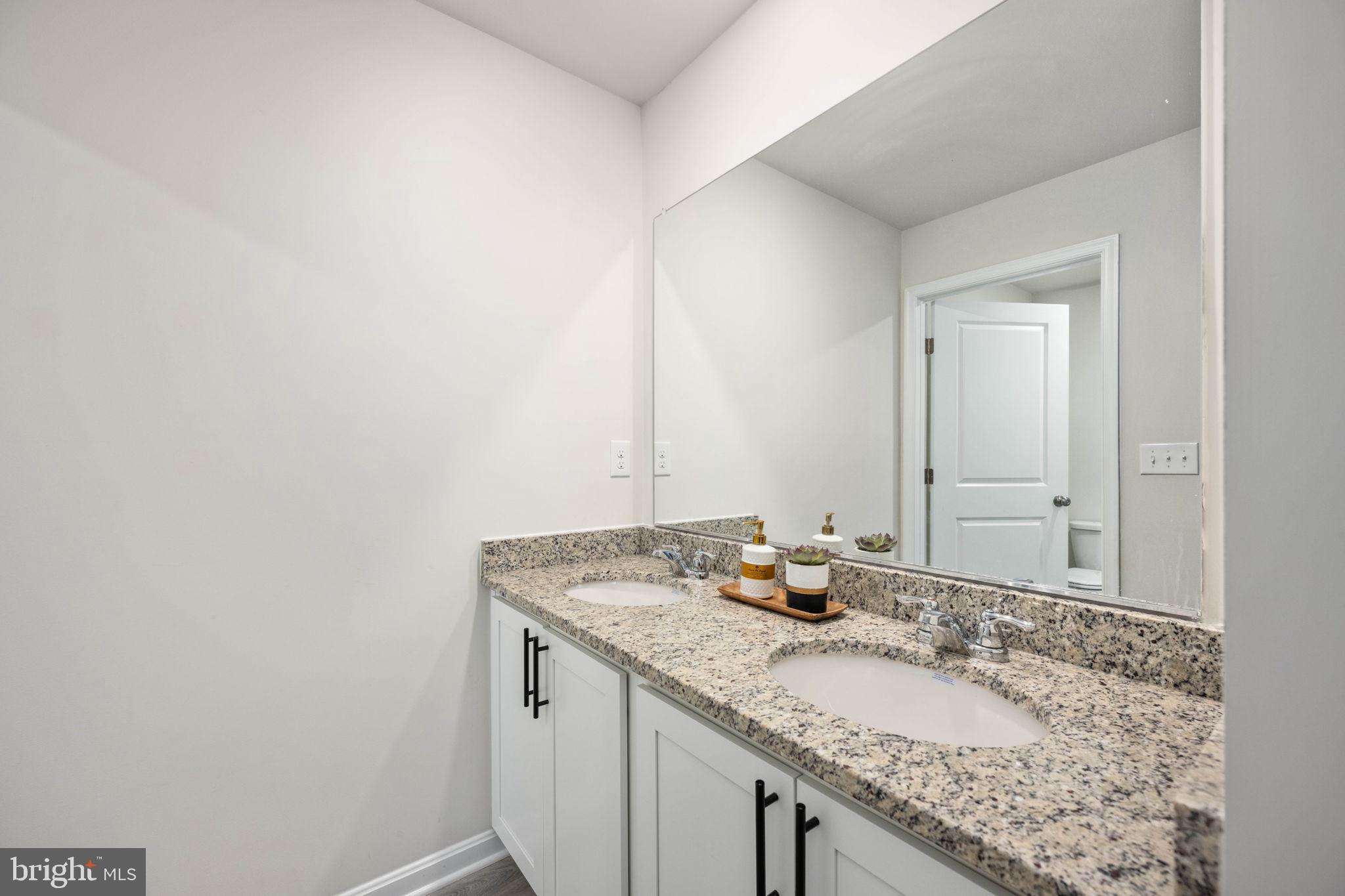 SOUTHGATE - Residential