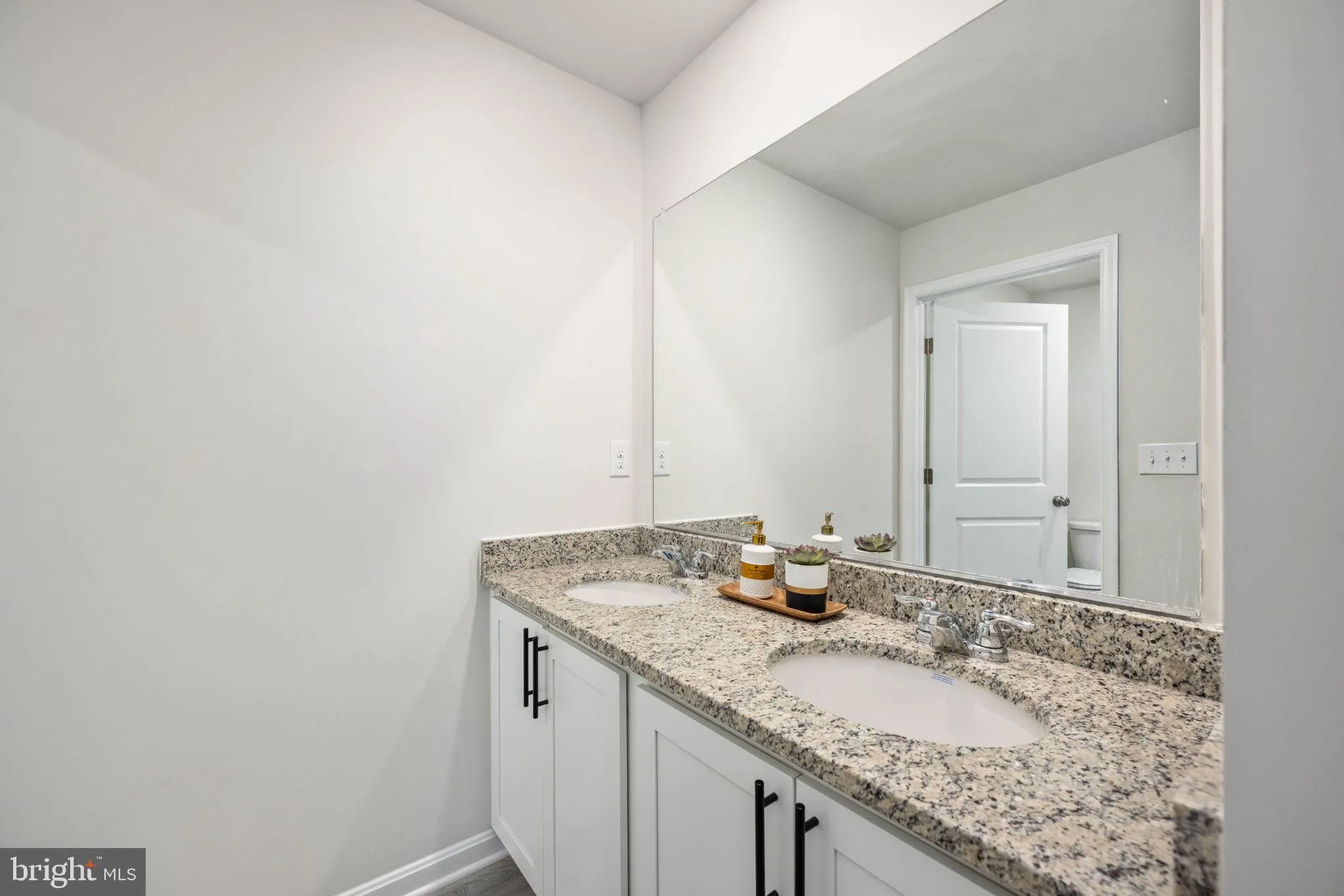 Fredericksburg, Virginia 22405, United States, 5 Bedrooms Bedrooms, ,3 BathroomsBathrooms,Residential,Active,89294