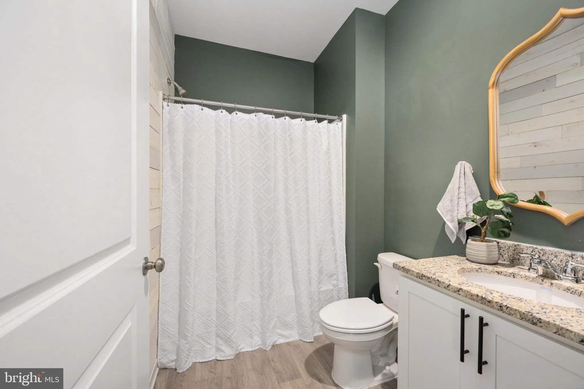 Fredericksburg, Virginia 22405, United States, 5 Bedrooms Bedrooms, ,3 BathroomsBathrooms,Residential,Active,89294