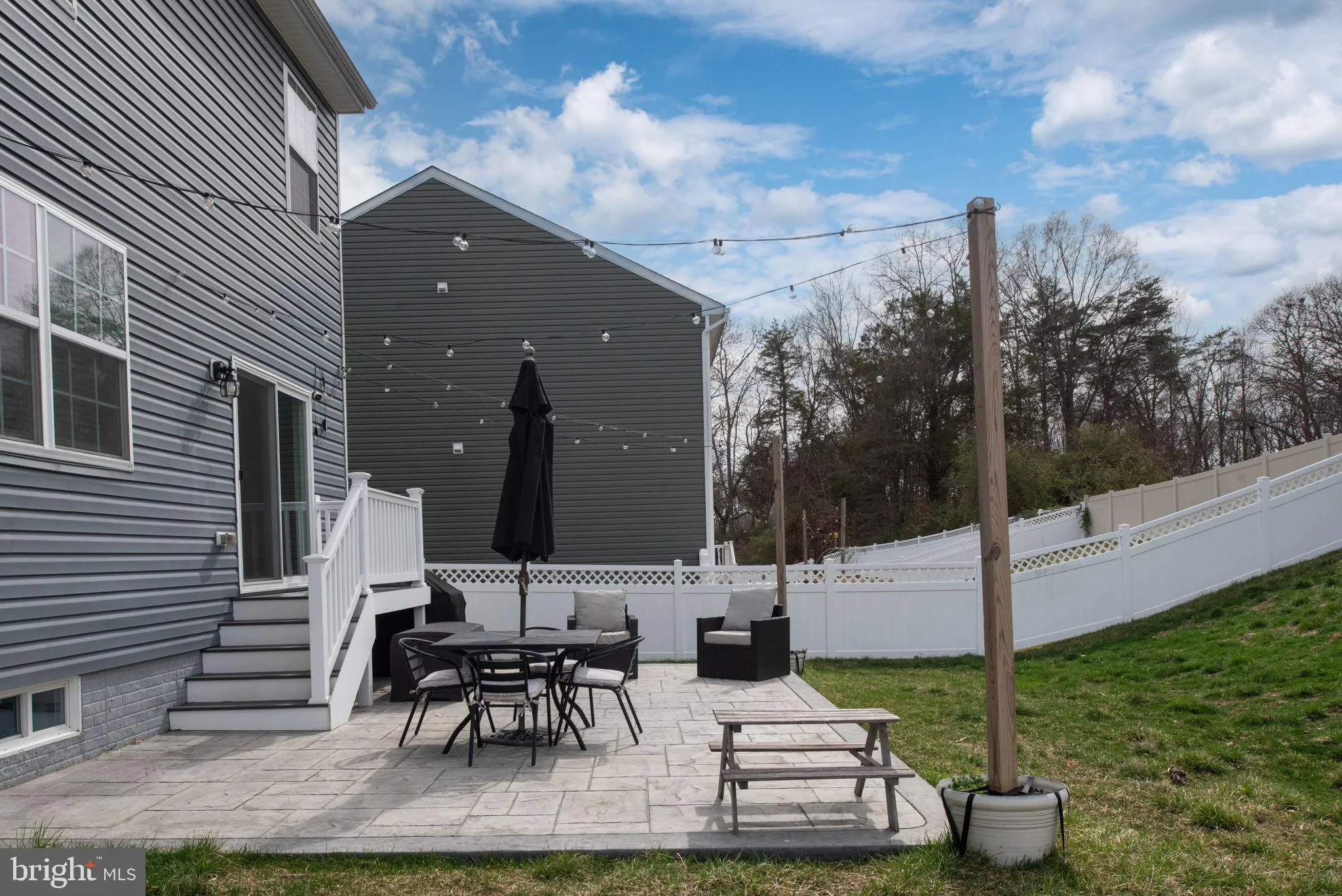 Fredericksburg, Virginia 22405, United States, 5 Bedrooms Bedrooms, ,3 BathroomsBathrooms,Residential,Active,89294