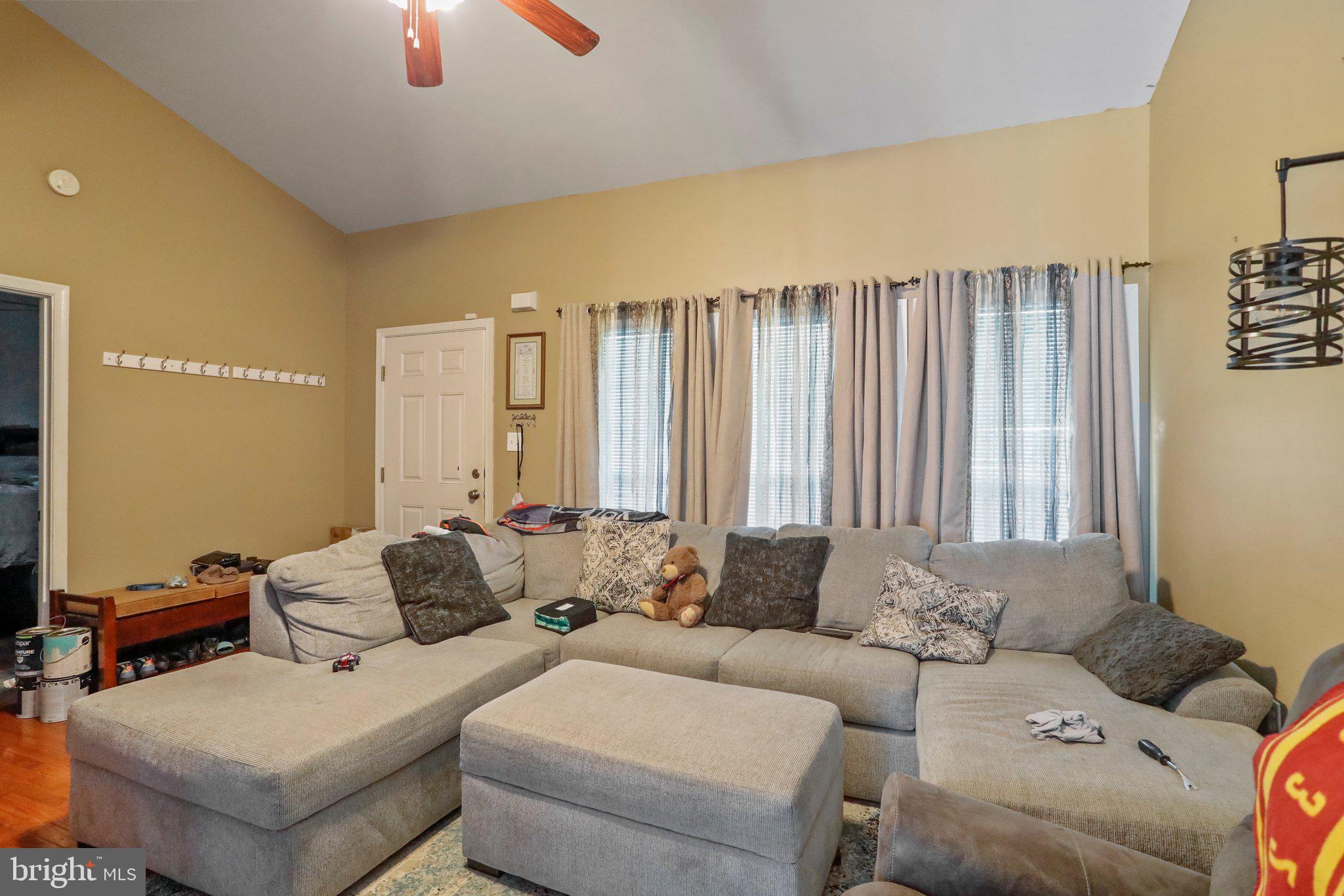 LAUREL RIDGE - Residential