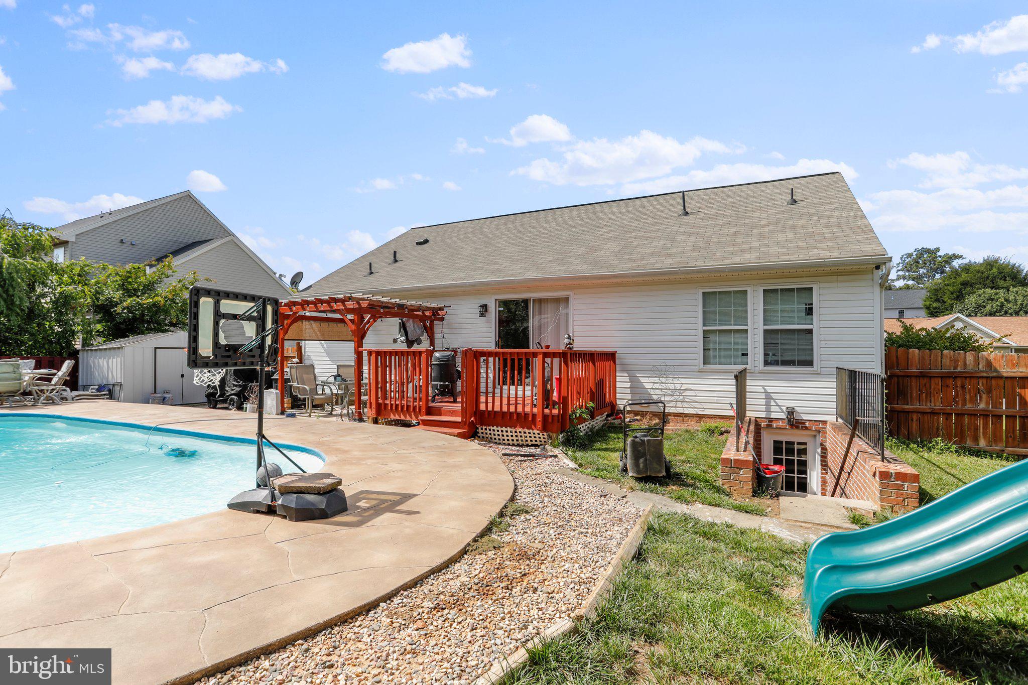 LAUREL RIDGE - Residential