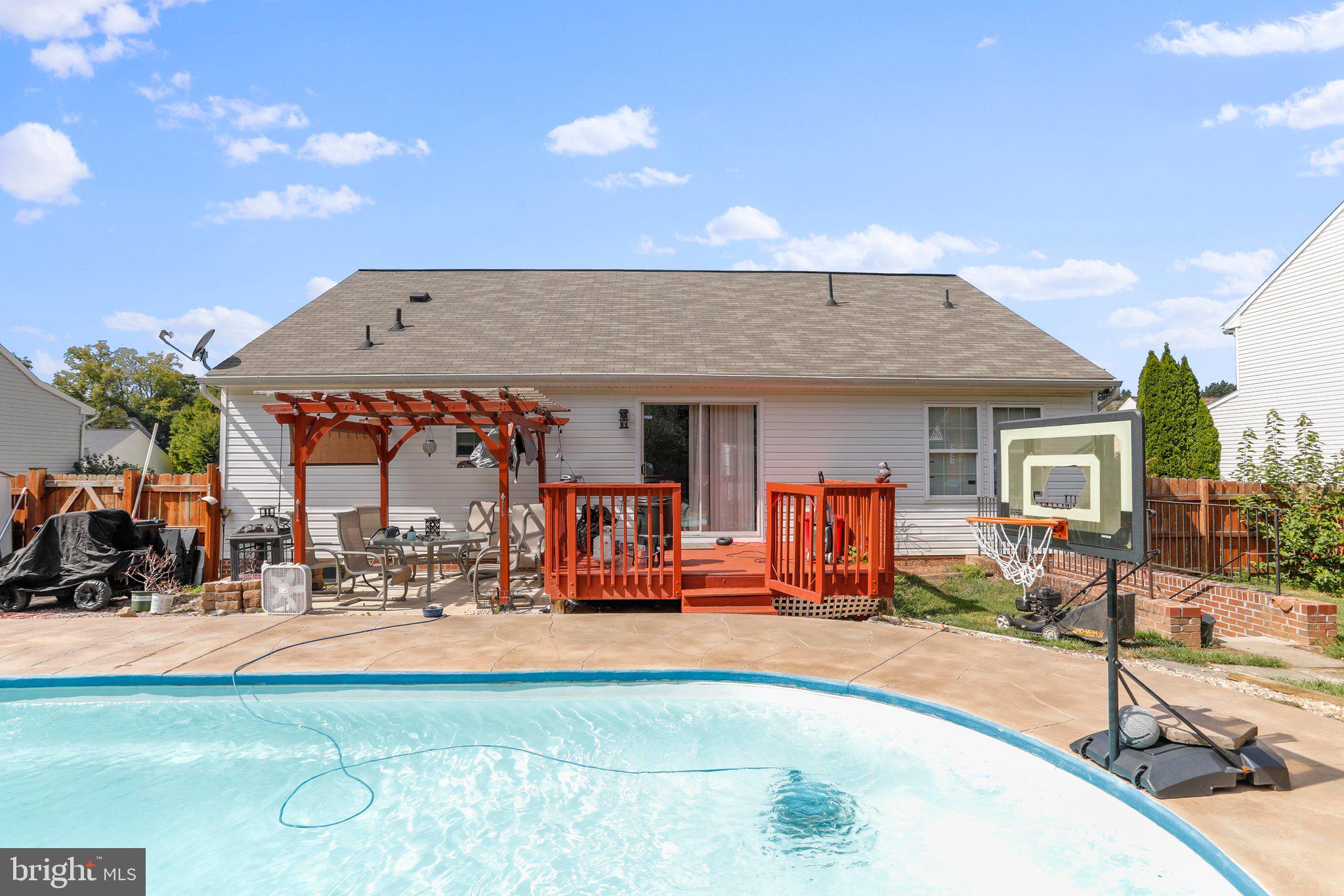 LAUREL RIDGE - Residential