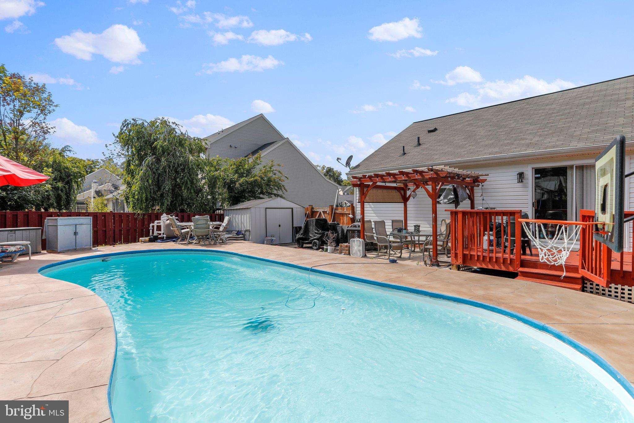 LAUREL RIDGE - Residential