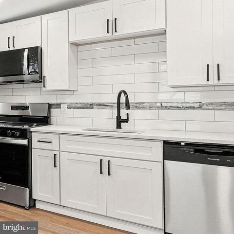 Townhouse For Sale - 508 Essex Street St<br/> GLOUCESTER CITY, NJ 08030