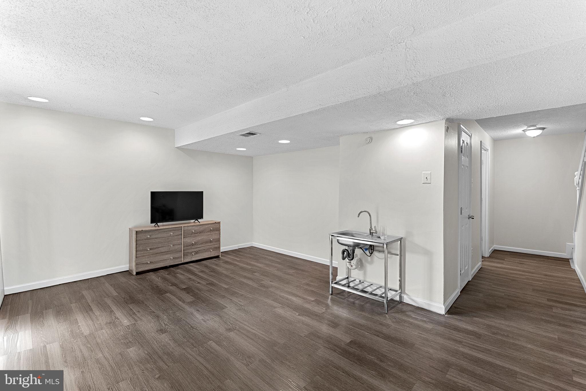 BURKE CENTRE - Residential