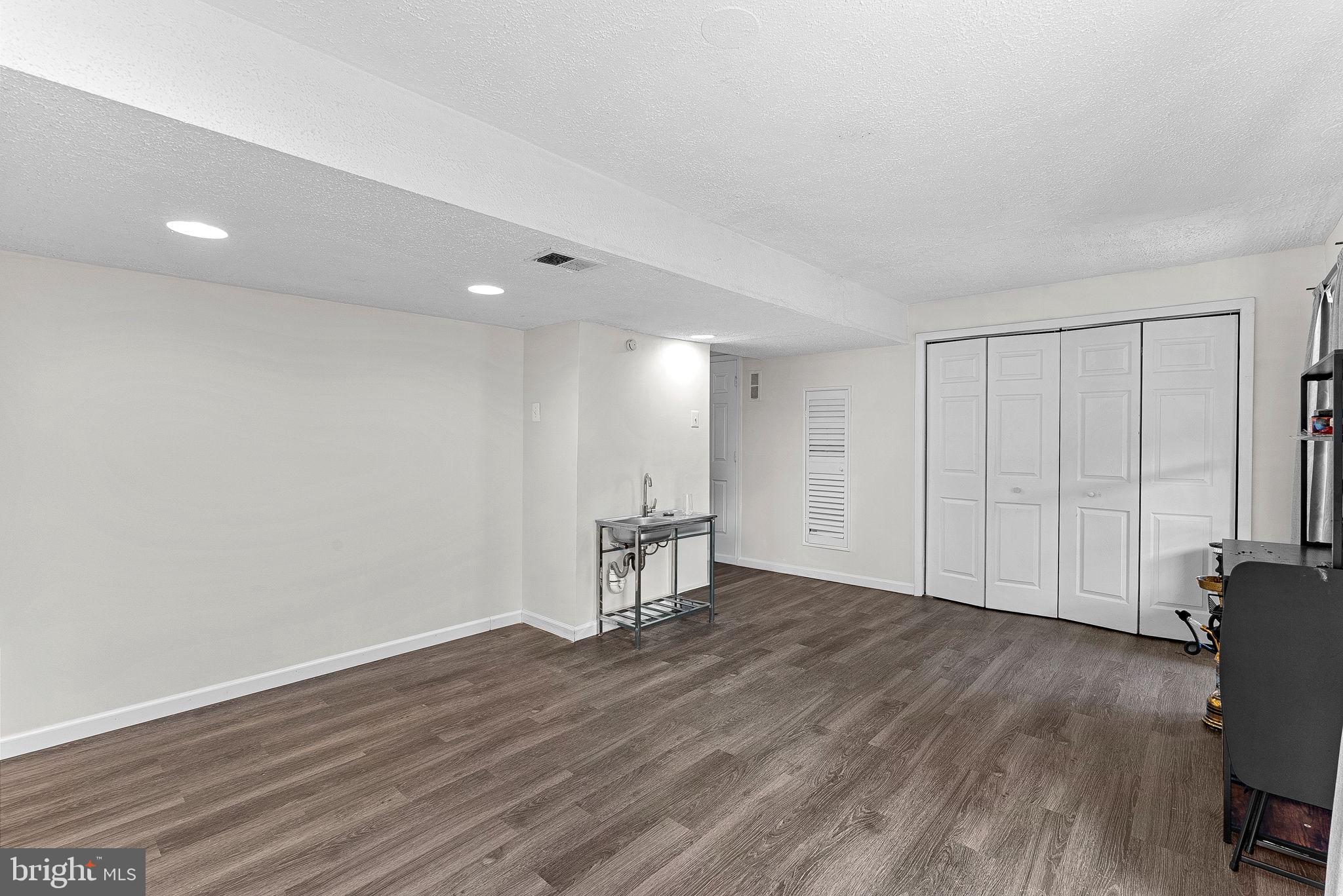 BURKE CENTRE - Residential