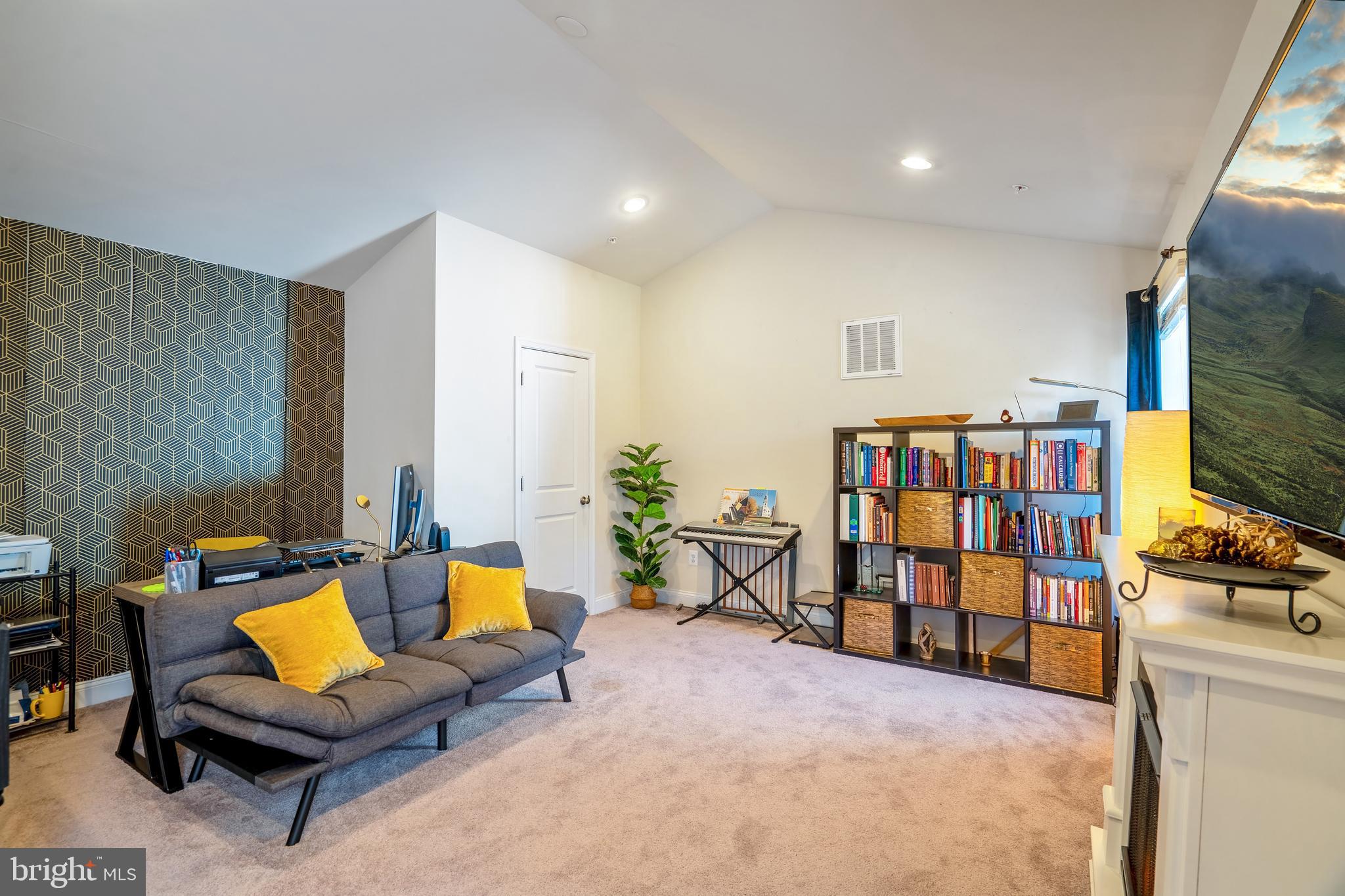 SPRING CREEK - Residential