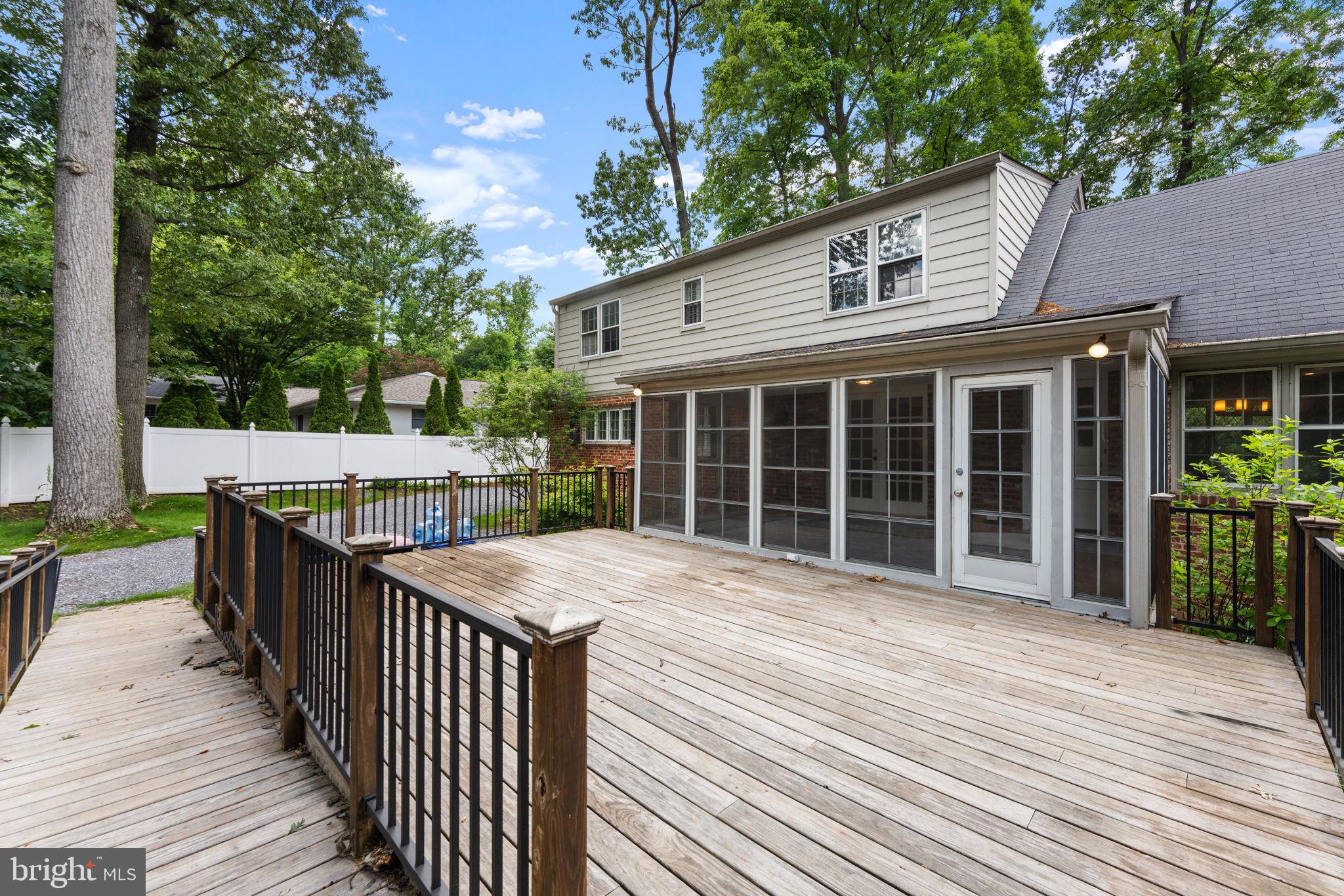 ROCKVILLE OUTSIDE - Residential