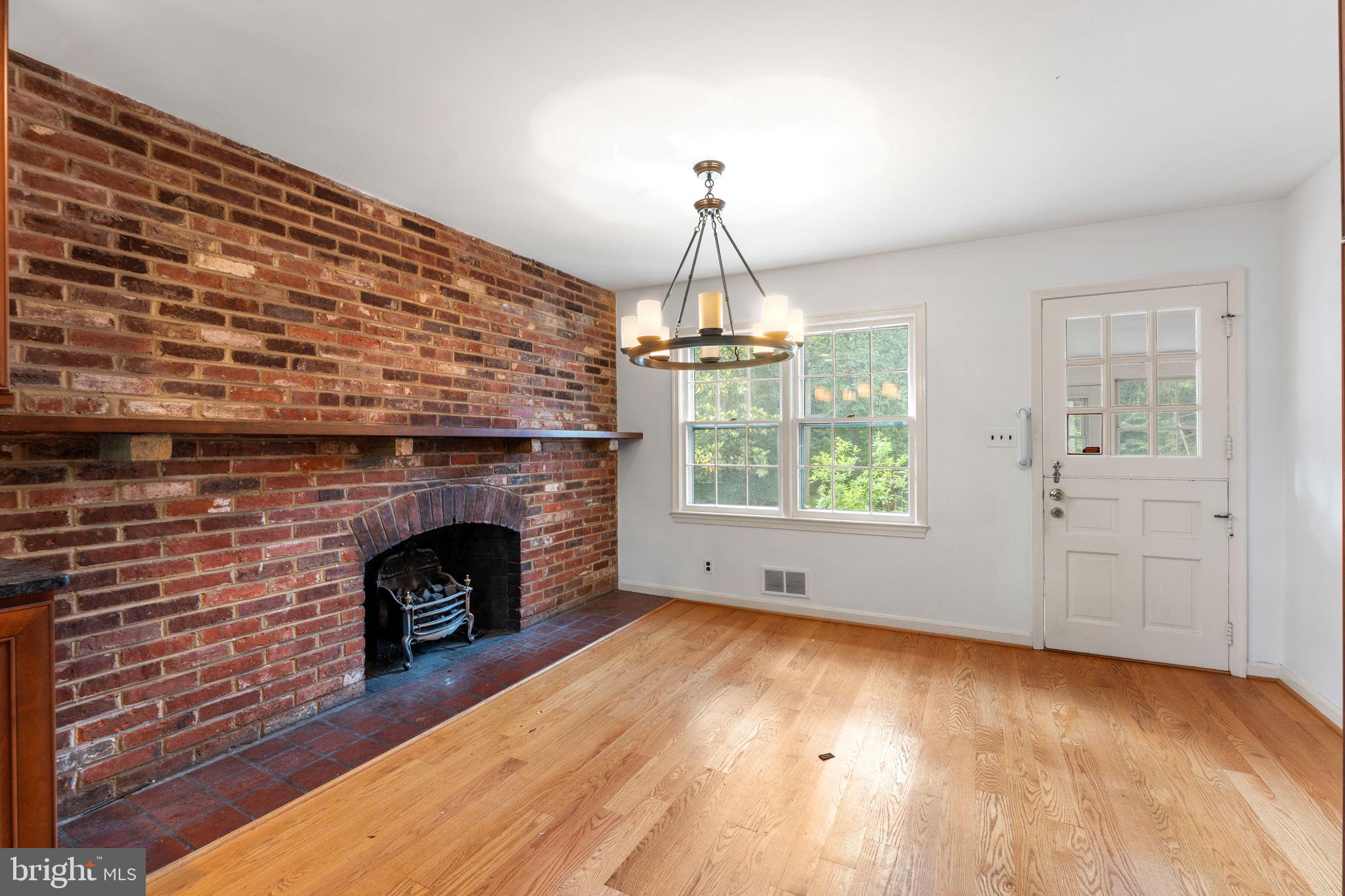 ROCKVILLE OUTSIDE - Residential