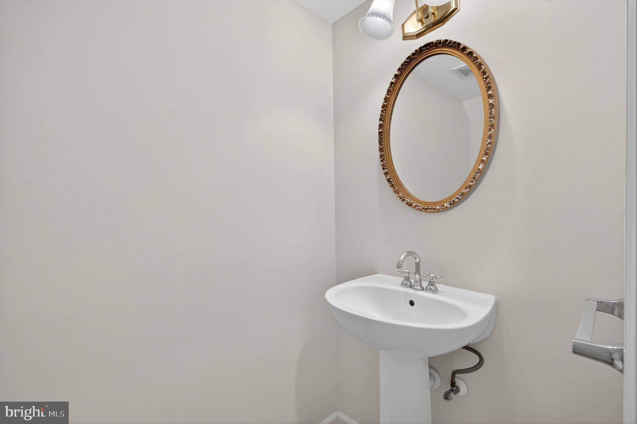 PARKWAY PLAZA - Residential Lease