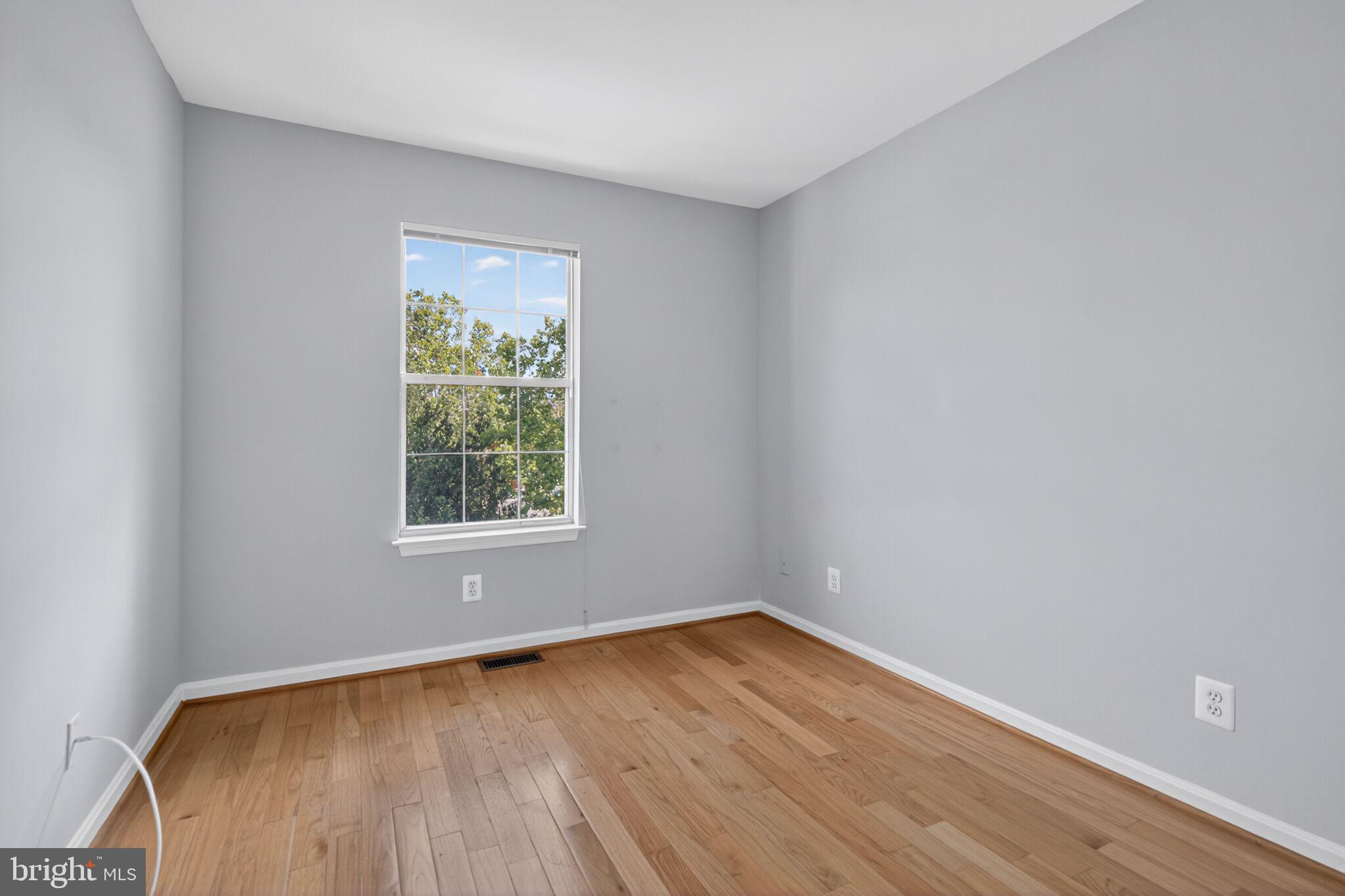 PARKWAY PLAZA - Residential Lease