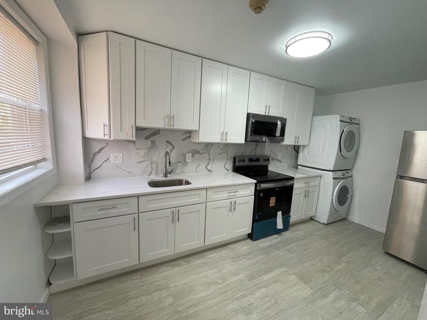 Great investment opportunity featuring two residential units and one storefront (currently vacant). The first-floor front commercial space offers flexibility for retail or business use. The first-floor rear unit is a 1-bedroom apartment, and the second floor features a fully renovated 2-bedroom apartment with an outdoor patio.
Residential units have been completely renovated, and the property includes separate electric meters for each unit. Ideal for investors or owner-occupants looking to generate rental income while utilizing the commercial space.