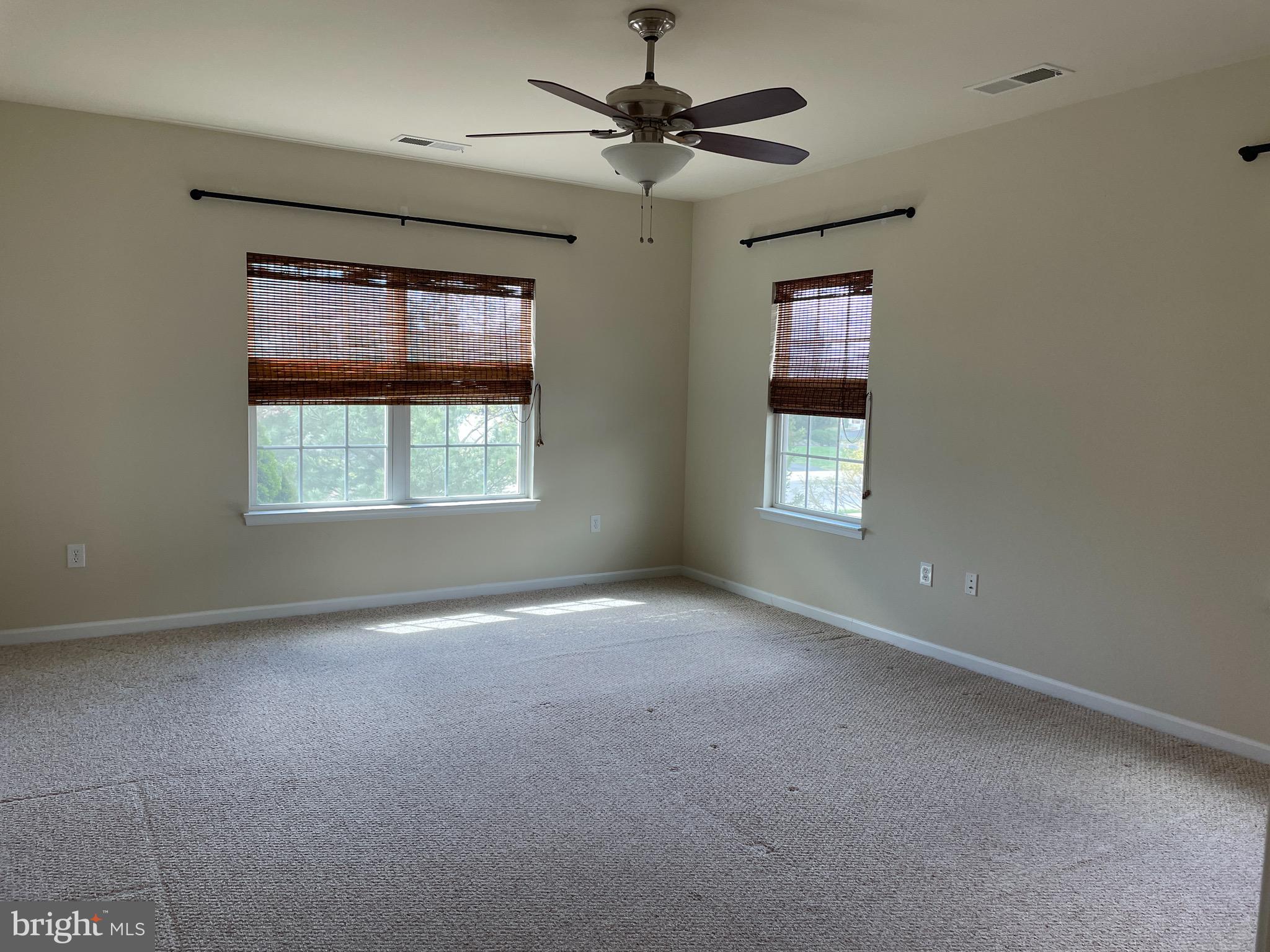 WAKELAND MANOR - Residential Lease