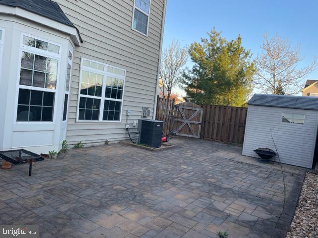 WAKELAND MANOR - Residential Lease