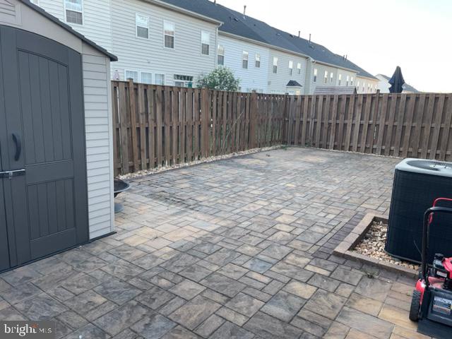 WAKELAND MANOR - Residential Lease