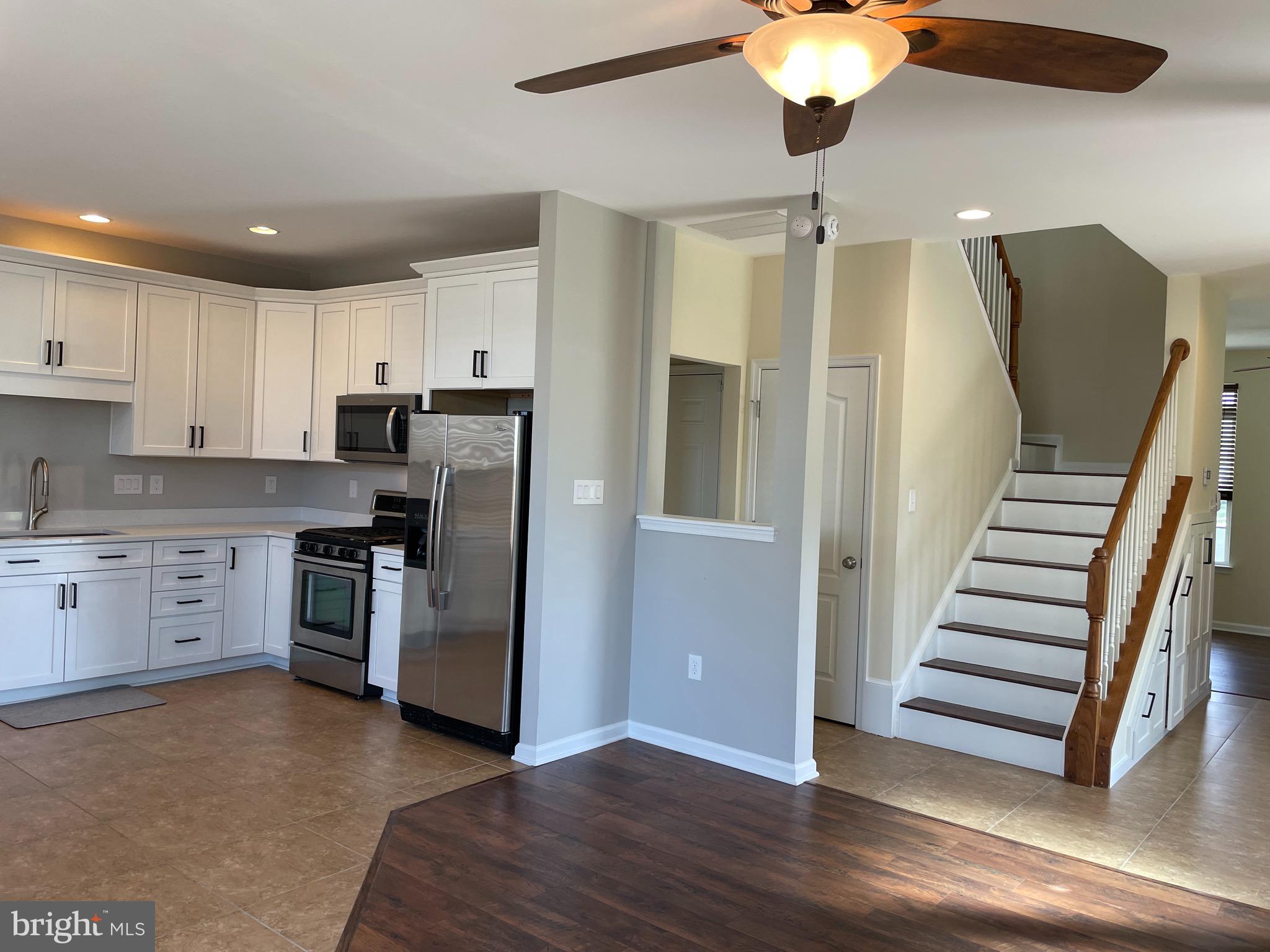 WAKELAND MANOR - Residential Lease