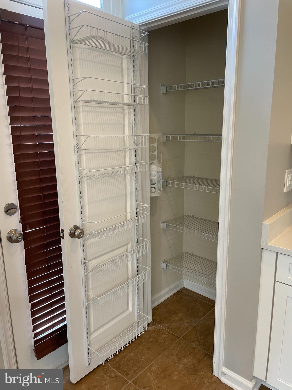 WAKELAND MANOR - Residential Lease