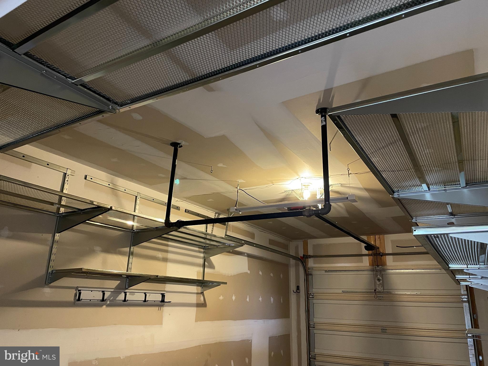 WAKELAND MANOR - Residential Lease