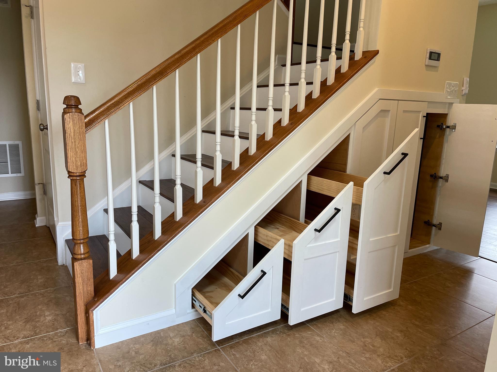 WAKELAND MANOR - Residential Lease