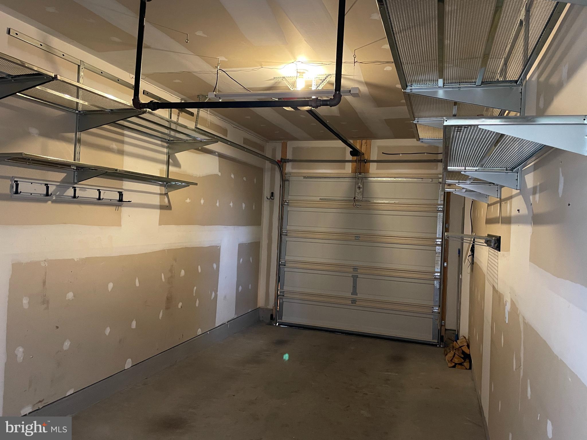 WAKELAND MANOR - Residential Lease