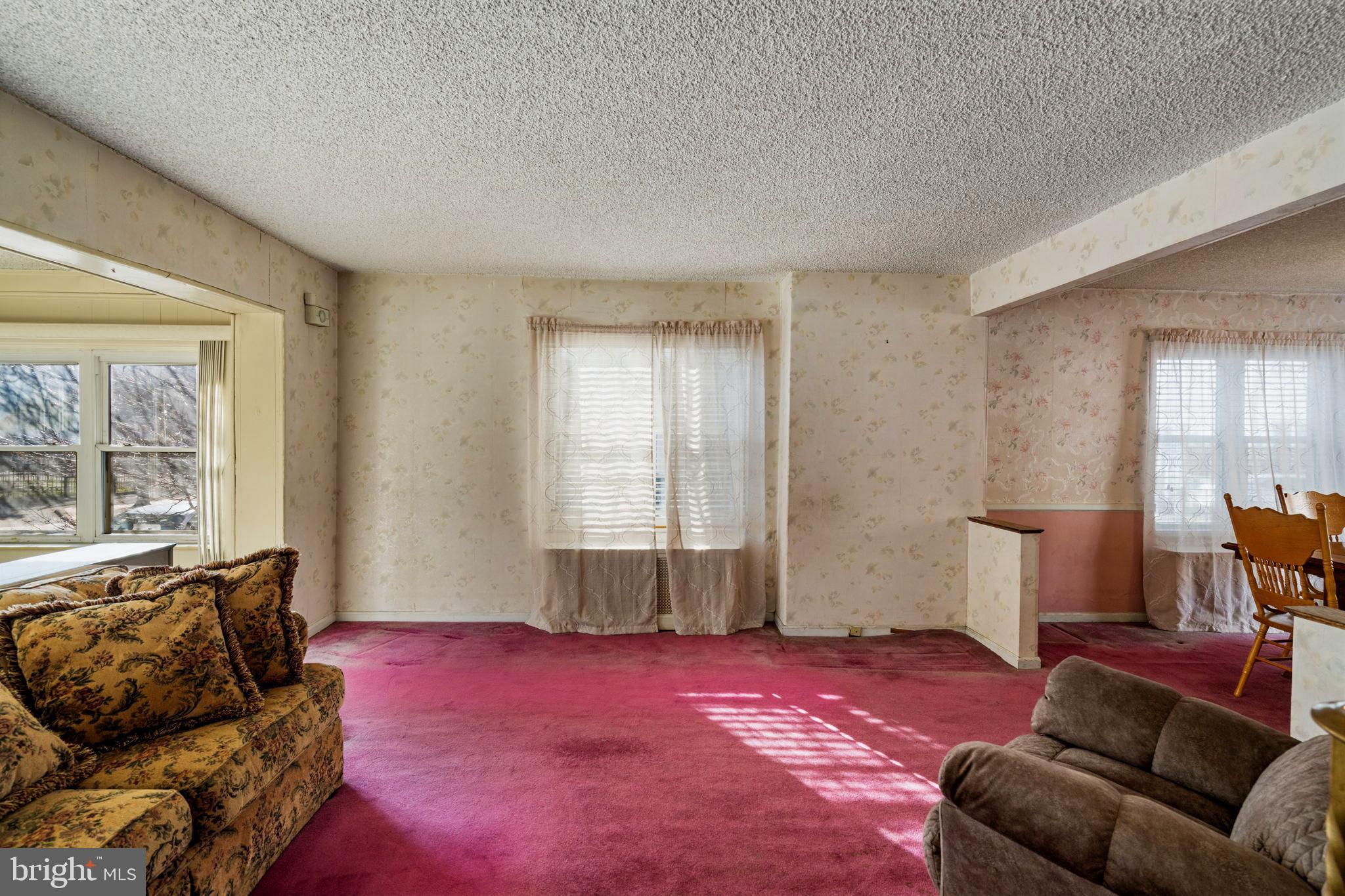 2712 S ISEMINGER STREET