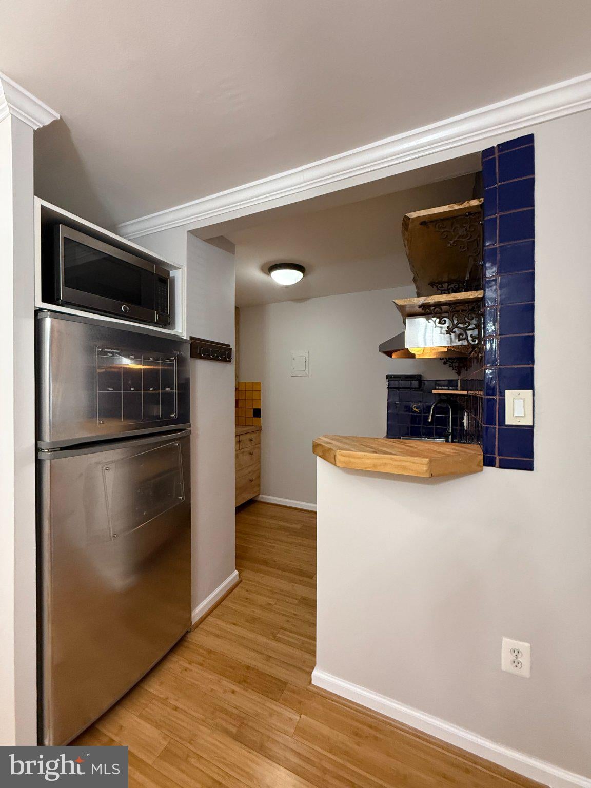 1011 ARLINGTON BOULEVARD 208
