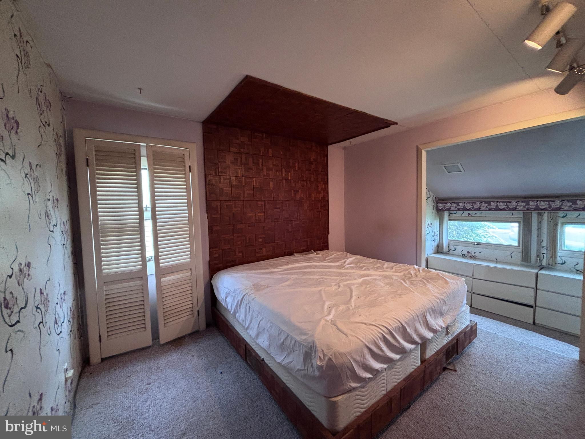 FAIRLESS HILLS - Residential