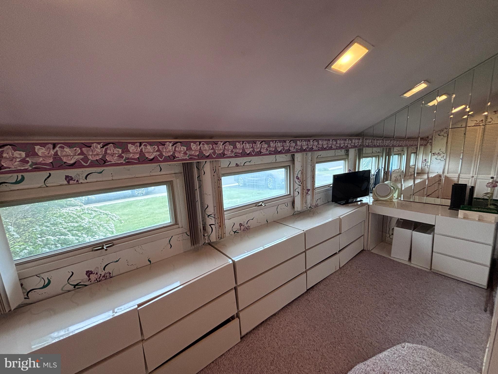 FAIRLESS HILLS - Residential