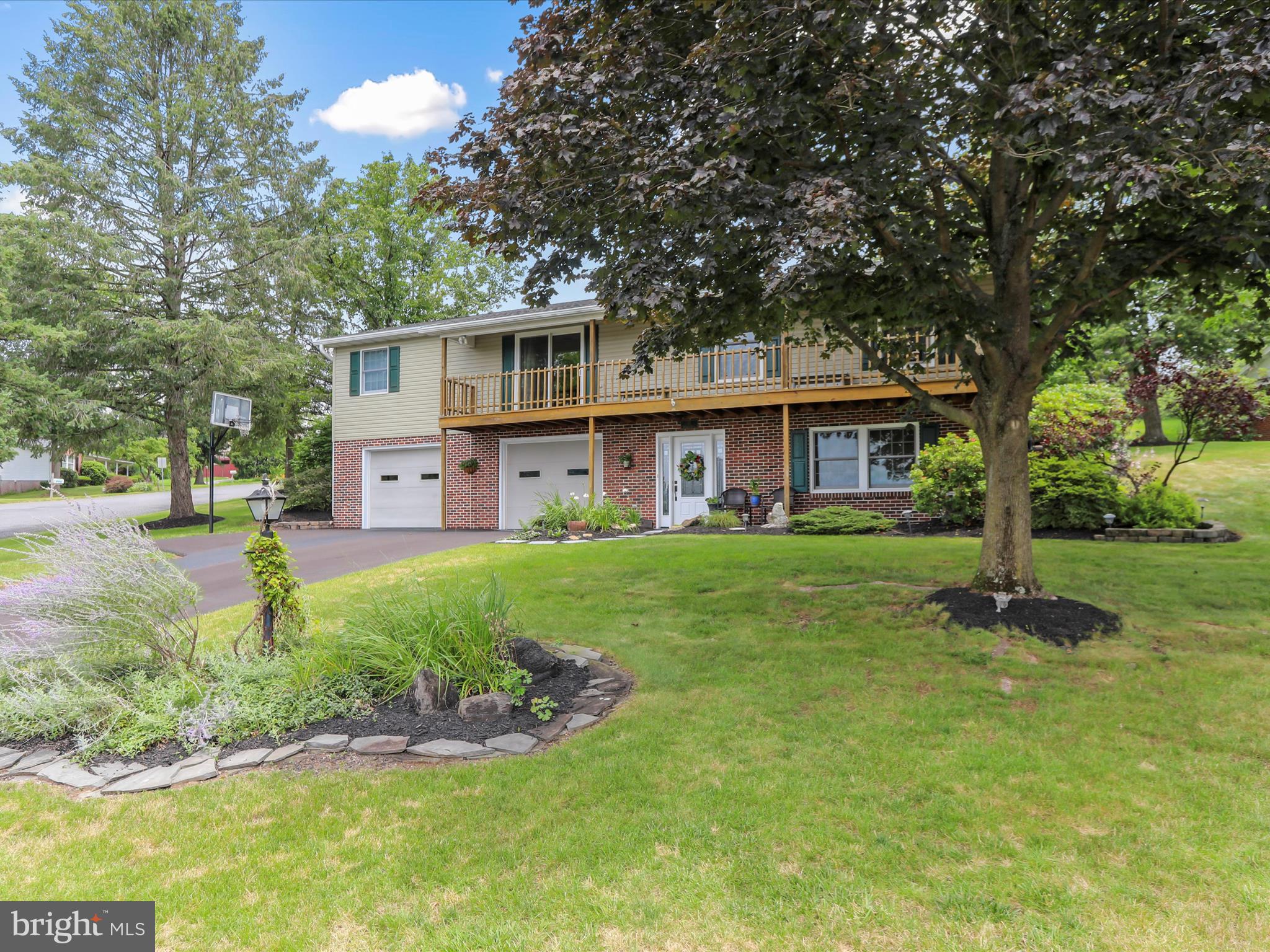 37 WARWICK DRIVE