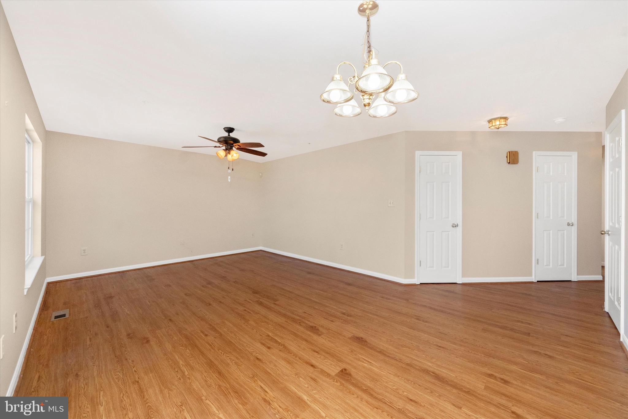 SHERIFF KNOLLS - Residential