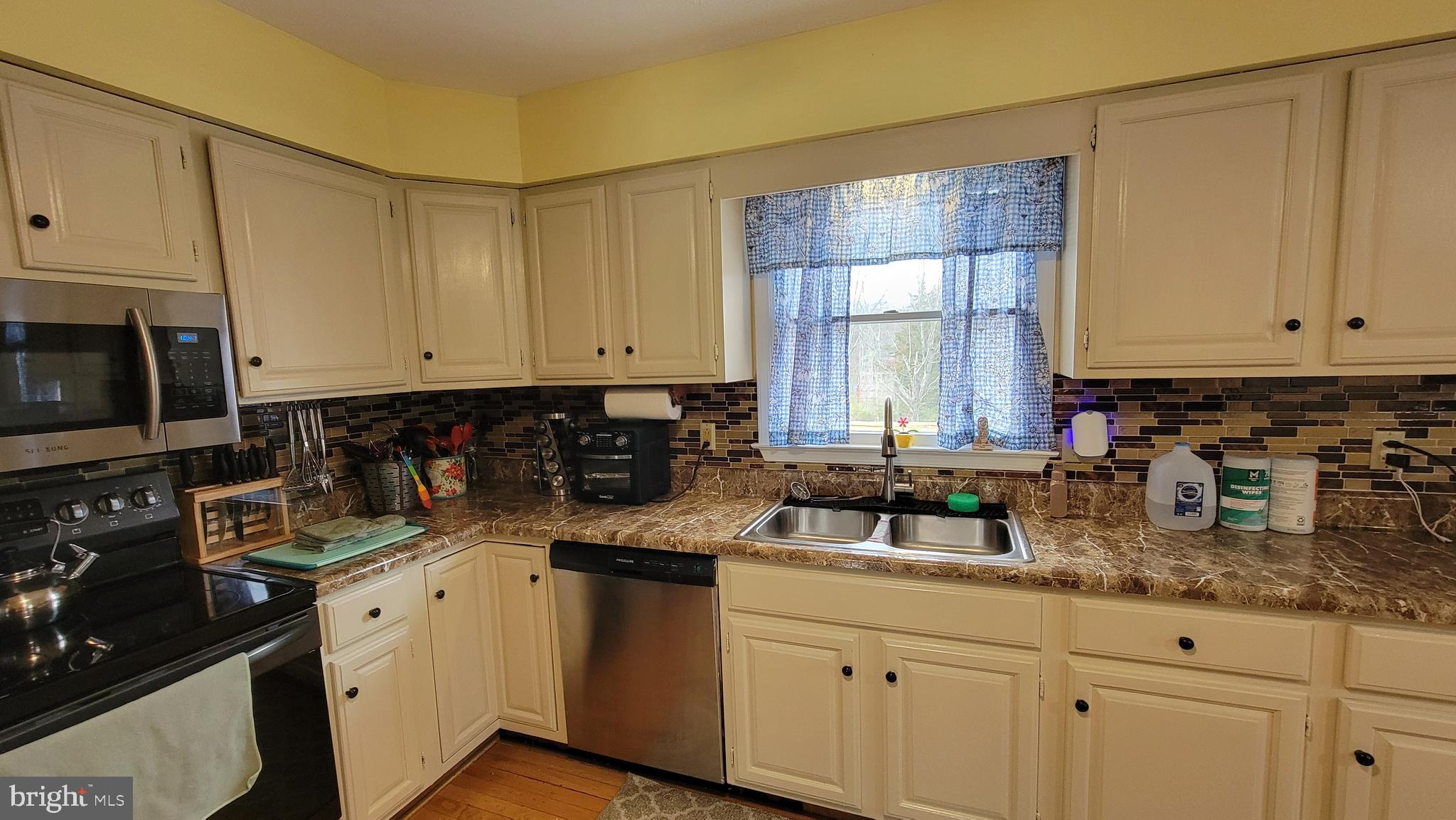 SEELY PINE ACRES - Residential